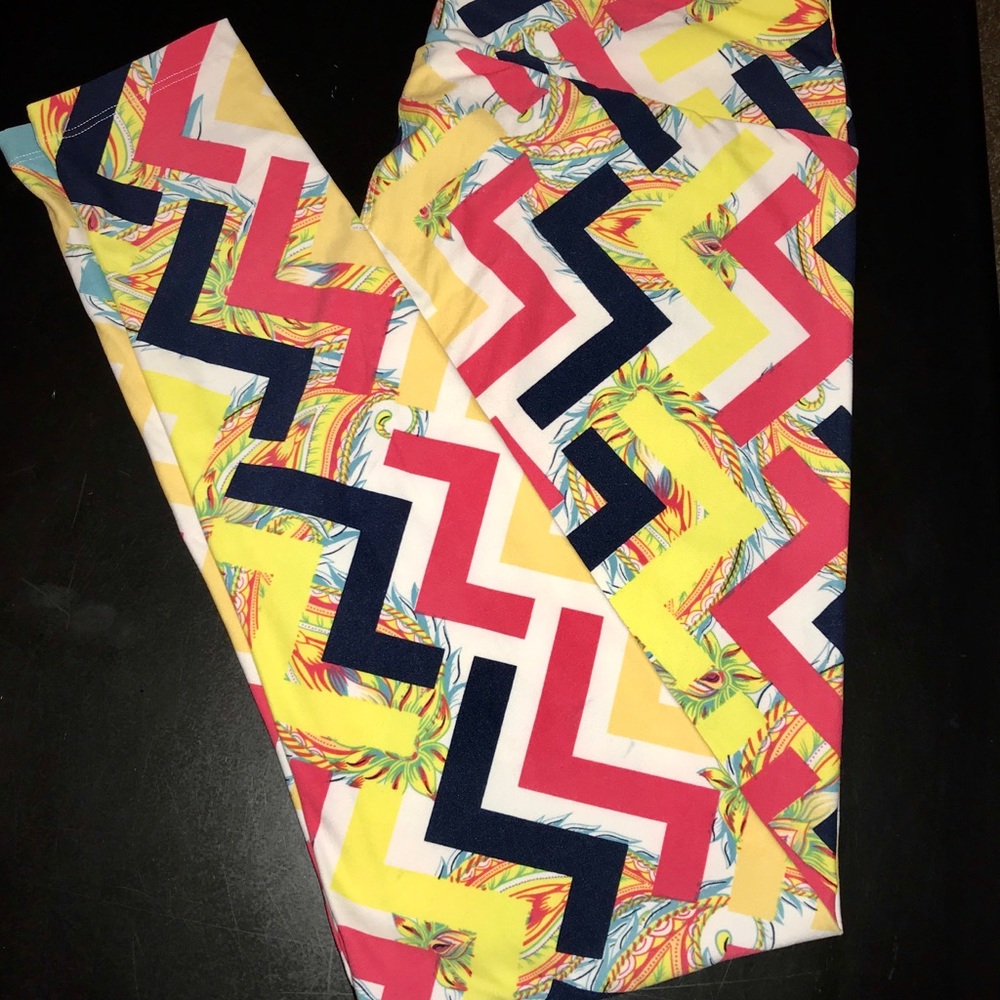 LuLaRoe Leggings Tall and Curvy NWOT